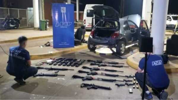 Argentino detenido con 12 armas de guerra tras salir de Encarnación