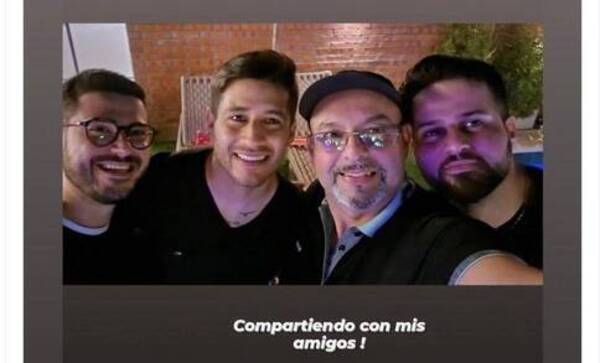 Jeyma cañean a "Tito" por foto compartiendo con sus kapés