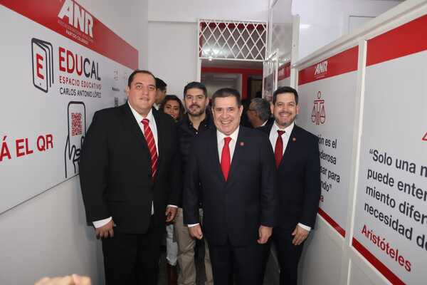 Con 16 computadoras, internet y varios cursos habilitan EDUCAL en la Seccional 8 - ADN Digital