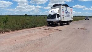 Ruta Simón Bolívar-Cecilio Báez-Yhú, en total abandono - Nacionales - ABC Color