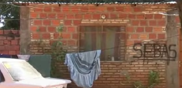 Familia fue desalojada por deuda de un lavarropas en Luque - Noticiero Paraguay