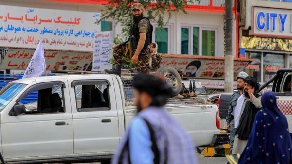 EE.UU. dialoga con los talibanes sobre economía, derechos humanos, terrorismo y drogas