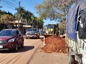 ESSAP rehabilita tuberías en barrio San Rafael de Asunción