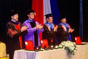 Diario HOY | Acto de egreso de la UP Taiwán Paraguay: agradecimientos a HC y desplante de Marito