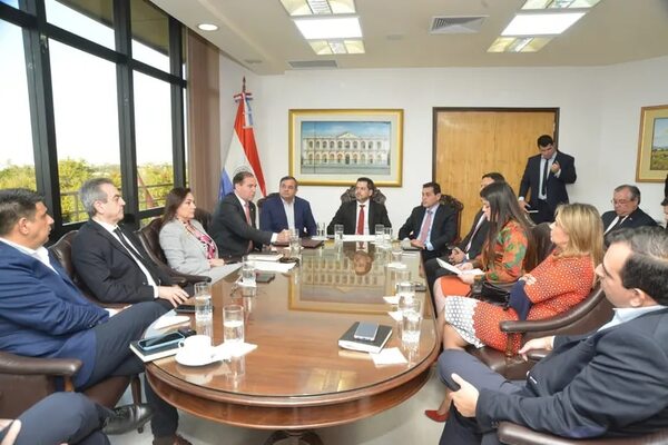 Paraguay llevaría ante tribunales internacionales el conflicto en hidrovía con Argentina - Nacionales - ABC Color