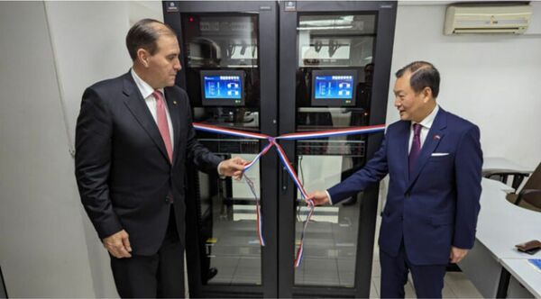 Taiwán dona equipos informáticos para la Cancillería Nacional - Informatepy.com