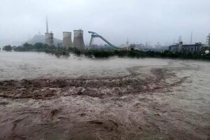 China intensifica labores de rescate tras lluvias torrenciales que dejan 11 fallecidos - Mundo - ABC Color