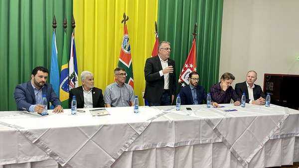 Autoridades de PP y PJC informaron sobre el proyecto de revitalización de la línea internacional. - Oasis FM 94.3