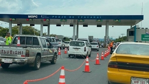 Diario HOY | Roncha ciudadana por suba de peaje: camioneros se manifiestan