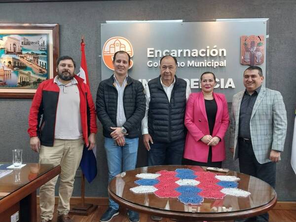 CONADERNA ARTICULÓ COOPERACION TÉCNICA CON LA MUNICIPALIDAD DE ENCARNACIÓN SOBRE EL VERTEDERO MUNICIPAL
