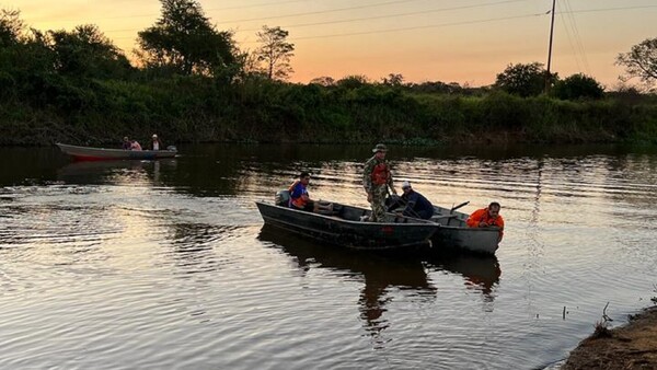 Padre e hijo mueren ahogados tras hundimiento de su bote en Limpio