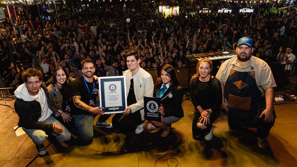 Pilsen batió el Récord Guinness con el asadito más largo del mundo
