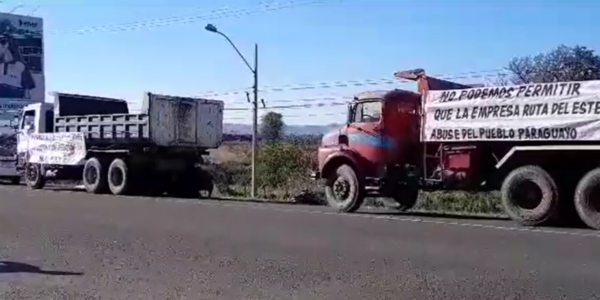Camioneros protestan por sideral aumento del 200 % en el peaje de Ypacaraí