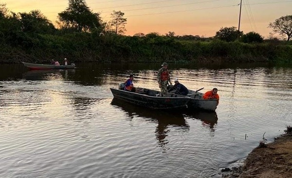 Diario HOY | Padre e hijo mueren ahogados tras hundimiento de su lancha en Limpio
