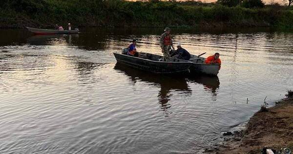 La Nación / Padre e hijo fallecen por accidental vuelco de lancha de pesca