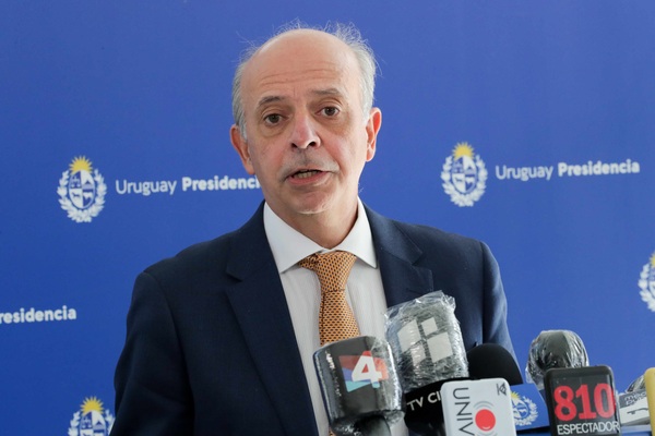 El ministerio de Defensa uruguayo pide declarar la esencialidad de los controladores aéreos - MarketData