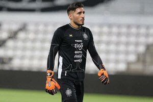 Versus / Gastón Olveira podría retornar al arco de Olimpia “antes de lo esperado”