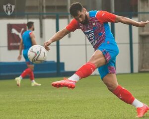 Espínola ya es jugador de Colón - Fútbol - ABC Color
