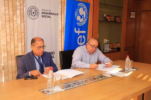 MDS y UNICEF concretan convenio para impulsar acciones sobre reinserción educativa