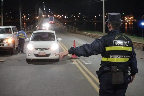 Diario HOY | "Activista antibarrera" fue detenido por agentes de la PMT