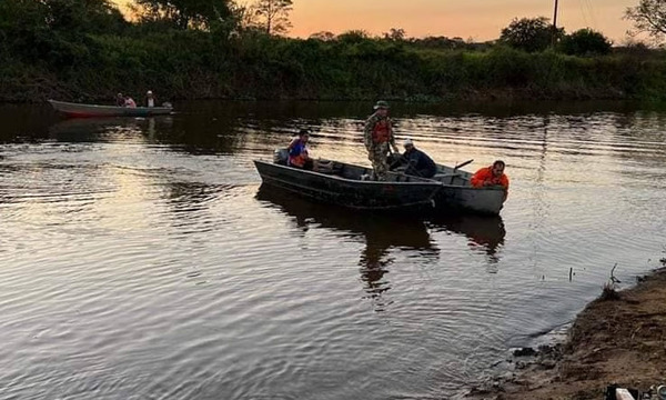 Padre e hijo fallecen por accidental vuelco de lancha de pesca en Piquete Cue - OviedoPress