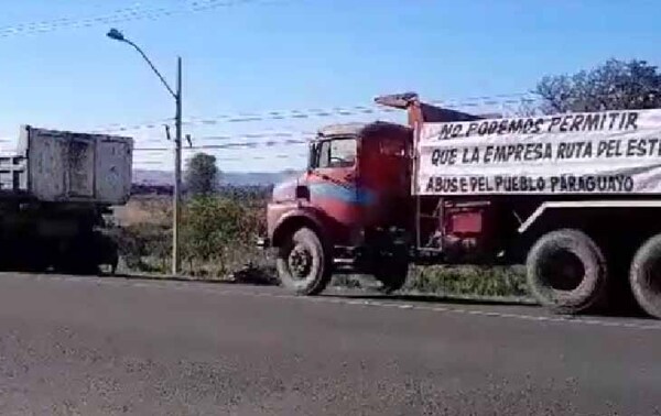 Camioneros protestan por sideral aumento del 200 % en el peaje de Ypacaraí – Prensa 5