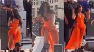 Policía le abre un caso a Cardi B por lanzarle el micrófono a una fan