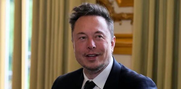 Elon Musk amenaza con demandar a un grupo que investiga sobre el discurso de odio en internet y que critic贸 a Twitter - Revista PLUS