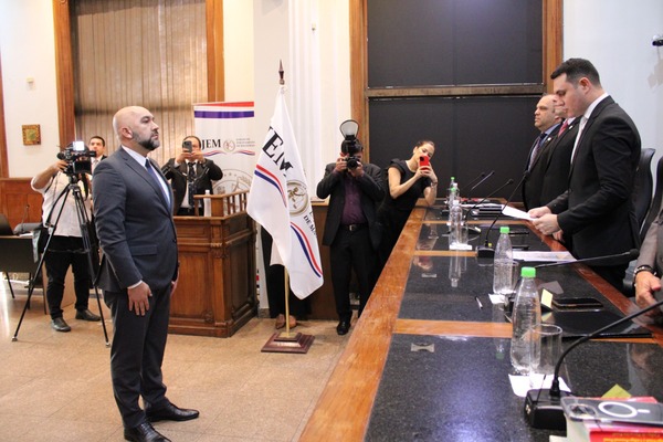 Rivas presenta renuncia y se renueva mesa directiva en el JEM