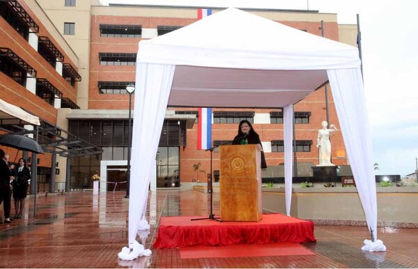 Ministra Llanes resaltó accesibilidad a la justicia en nueva sede judicial de Saltos del Guairá