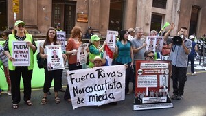 JEM: "Renuncia de Hernán Rivas es una victoria ciudadana", celebra activista