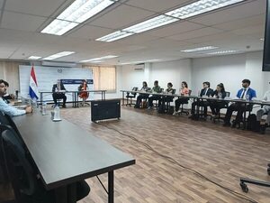 Boleto Estudiantil: alumnos reclaman más información sobre el billetaje  - Economía - ABC Color