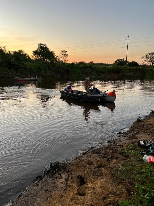 Padre e hijo mueren ahogados en el río Paraguay - trece