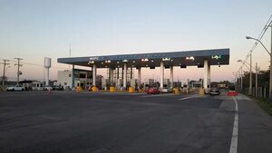 Camioneros rechazan la suba del peaje de Ypacaraí - Nacionales - ABC Color