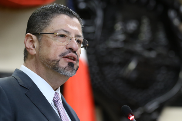 Costa Rica: La Fiscalía abre investigación contra el presidente Rodrigo Chaves por tráfico de influencias