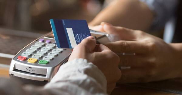 La Nación / Uso de tarjetas de crédito crece en el mercado local