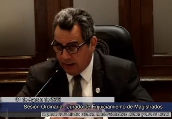 Jurado evalúa actuación de fiscala y jueza en causa por violación que quedó impune