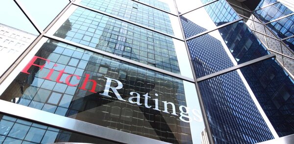 Fitch rebaja de AAA hasta AA+ la nota de deuda de EE.UU