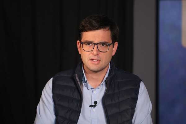 Diario HOY | Liberales llaman a renovar el partido y Efraín a dividirlo, advierten