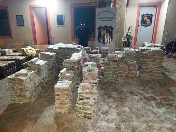 Interceptan camión cargado con marihuana a punto de cruzar la frontera - ABC en el Este - ABC Color