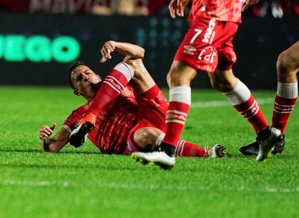 Luciano Sánchez de Argentinos Juniors sufre grave lesión durante encuentro ante Fluminense - trece