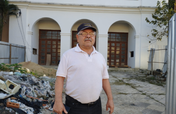 Retiraron los vallados de seguridad del Teatro Municipal.