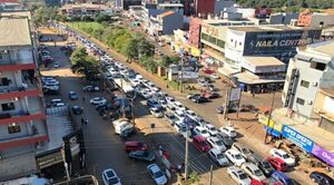 Empresario cerrará una cuadra si no paran adelantamientos en puente de Encarnación