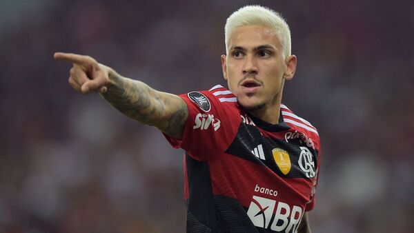 Flamengo suspende a Pedro