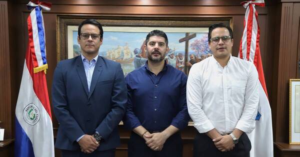 La Nación / Nelson Mora asumió como nuevo jefe de gabinete de la intendencia de Asunción