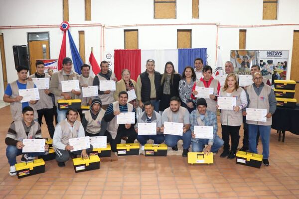 Areguá dispone de nuevos profesionales en fontanería mediante Sinafocal - .::Agencia IP::.
