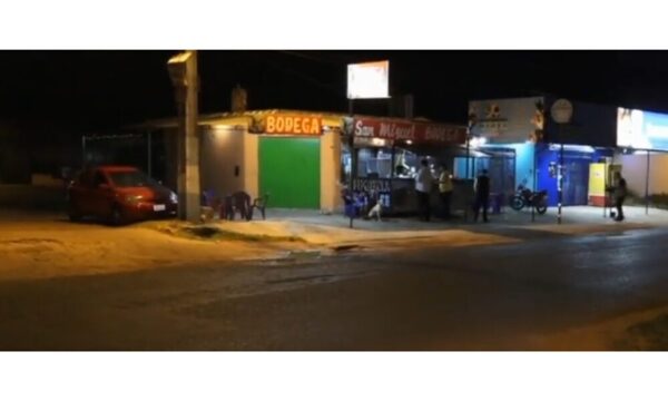Jóvenes pillaron a ladrón y lo reventaron a golpes