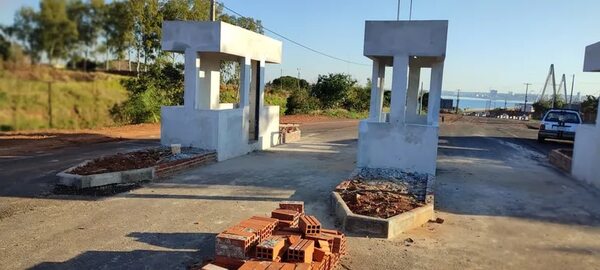 Construyen casillas para nuevo acceso a puente internacional con aporte privado - Nacionales - ABC Color