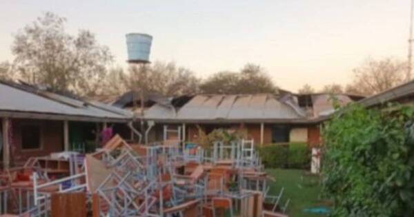 La Nación / Incendio consumió una escuela en Colonia Neuland
