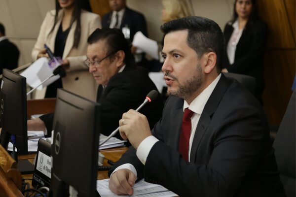 Latorre se pronuncia tras declaraciones de Esgaib sobre labor de Fiscalía - trece